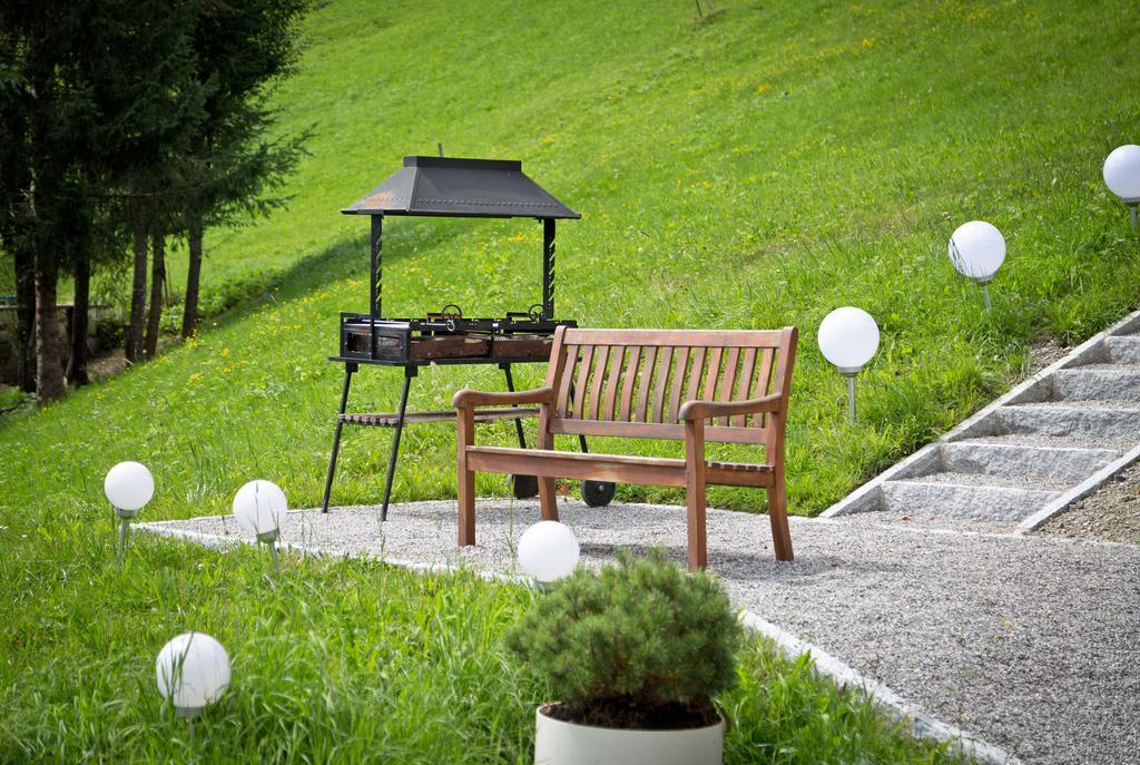 Der Berghof Aparthotel Hirschegg  Kültér fotó